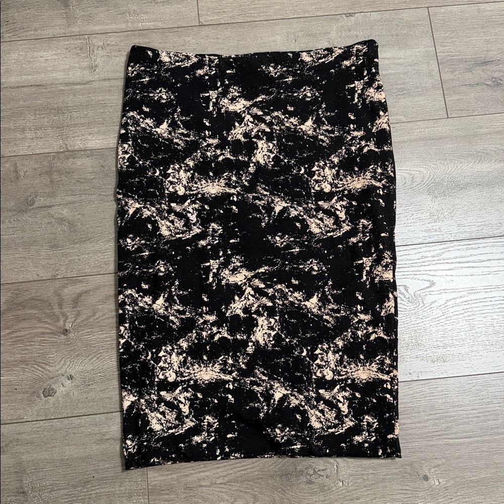 H&M Black and Cream Abstract Skirt